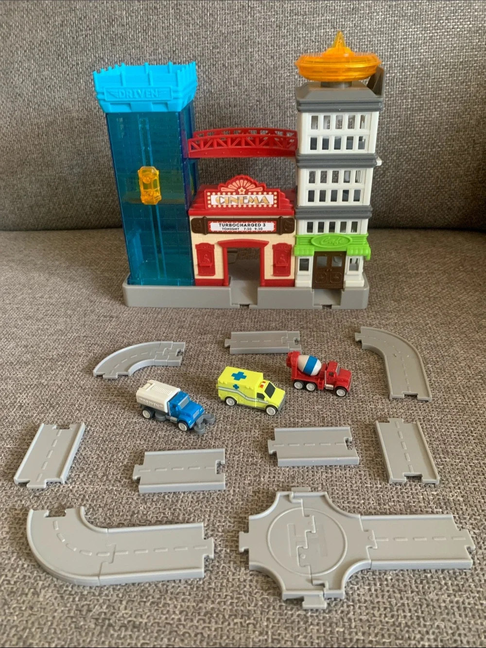 Driven Battat Pocket Series City Center Cinema Cafe Garage Playset & Accessories